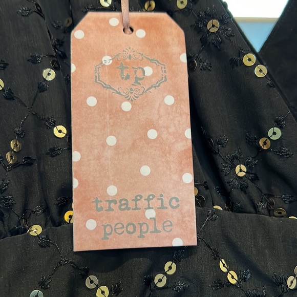 Black & Gold Sequins ruffle tiered Havana Dress by Traffic People Medium NWT - Picture 7 of 13
